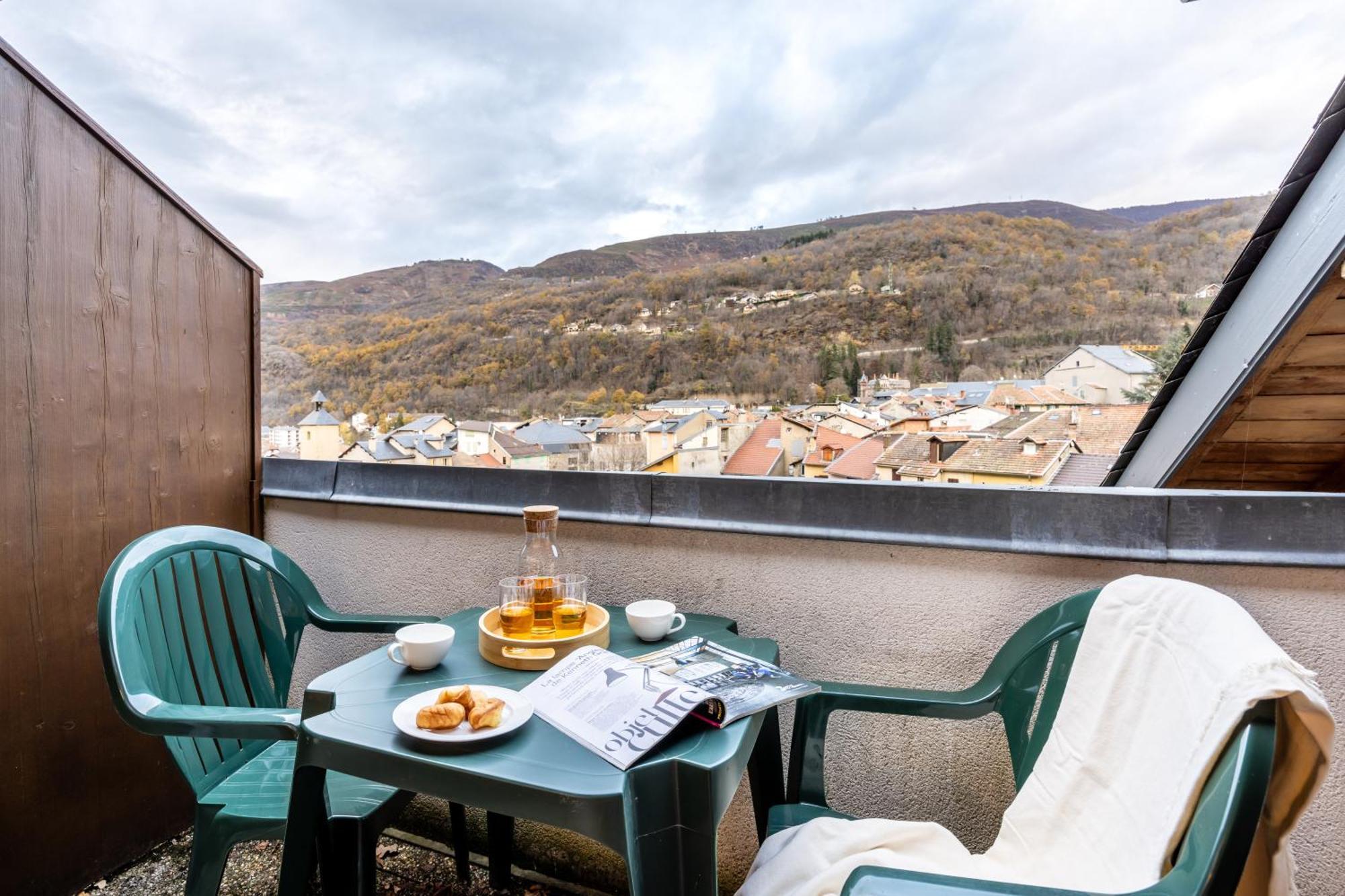 Pierre & Les Trois Domaines Aparthotel 3*