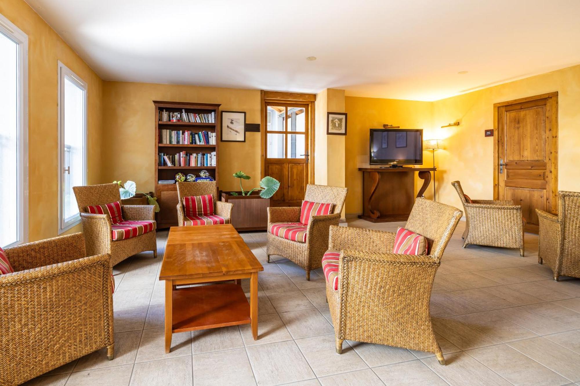 Pierre & Les Trois Domaines Aparthotel