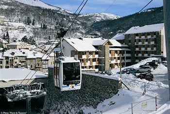 Pierre & Les Trois Domaines 3*